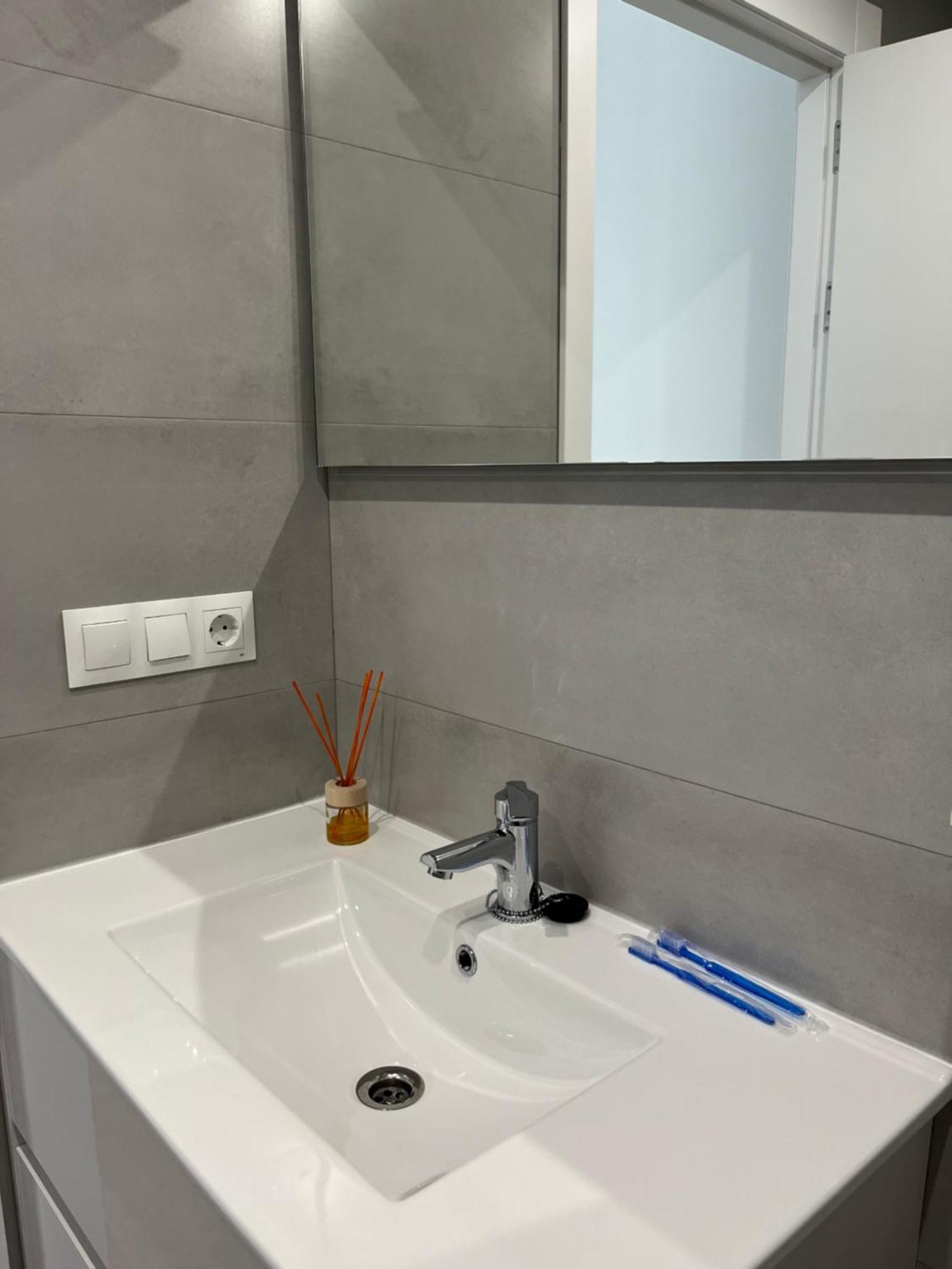 Apartamento Puerta De Burgos Vut09605 Esterno foto
